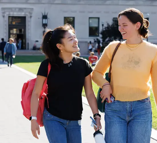 Students walking in the Columbia campus(Photo: Sirin Samman)